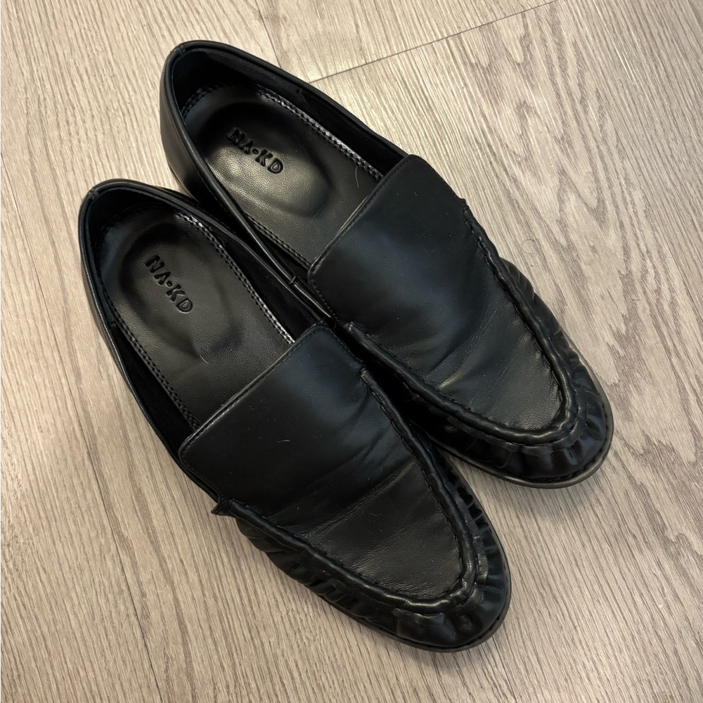 Raxko Women's Black Loafers